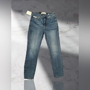 Calvin Klein Woman’s Storm Blue Straight Leg Jeans Size 8/29